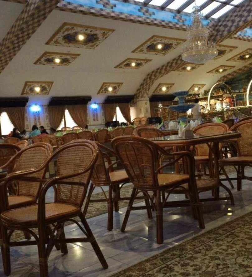 Цены в астане 2024. Кафе Реал Астана. Ресторан Реал. Кафе по Абая.