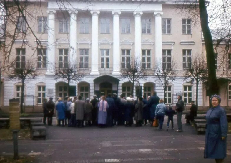 Смоленская медицинская Академия. Смоленский медицинский университет 1921. Смоленский медицинский университет 1990. Здание филармонии Смоленск. Поликлиника 3 смоленск октябрьской революции