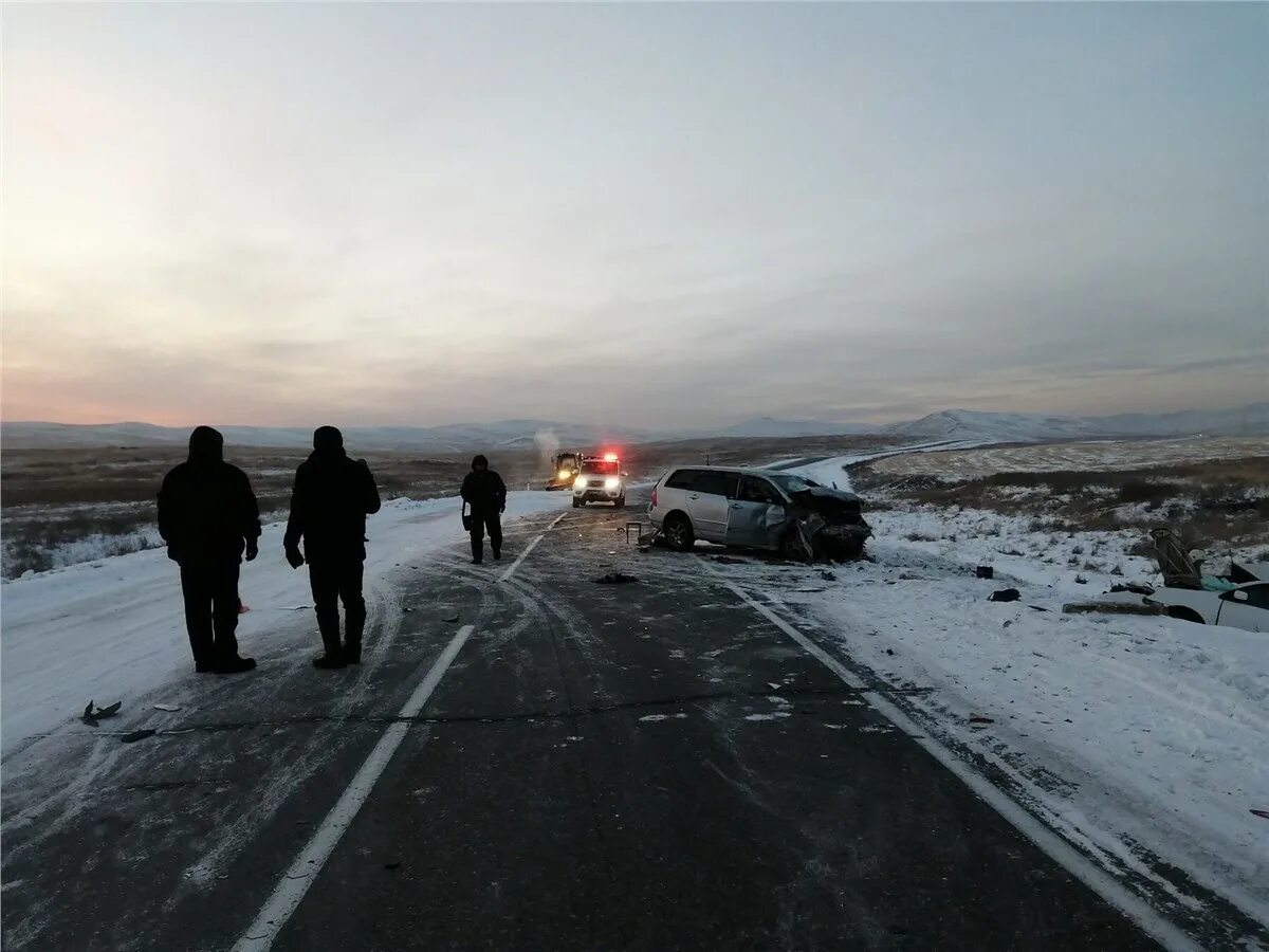 Дтп в туве на трассе кызыл шагонар. Трассе енисей. Утопили уаз. Дус-холь озеро. Чп в туве.