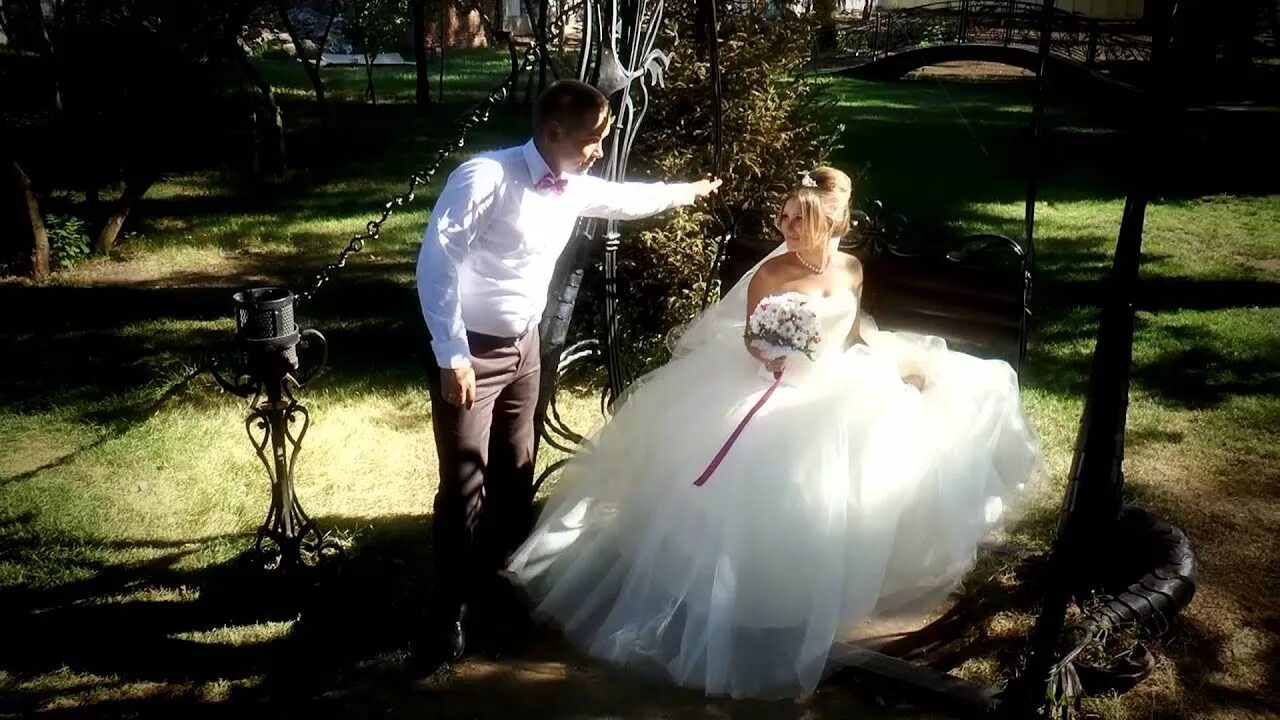 Жених на свадьбе показал видео. Невеста поёт жениху на свадьбе. Невеста поёт жениху на свадьбе Йошкар Ола. Мурашка Свадебные платья. Рэп ютуб свадьба жениха.