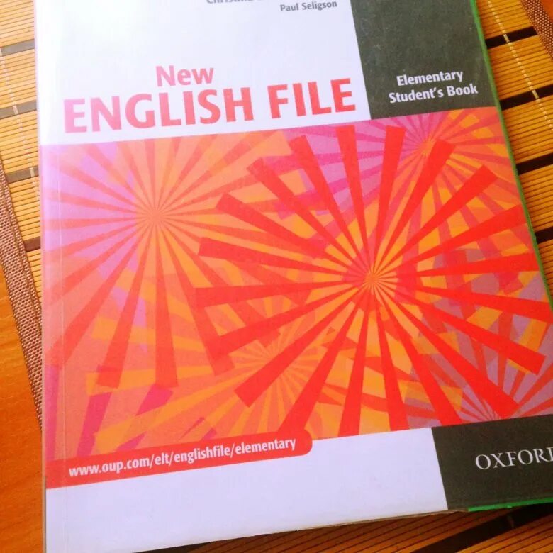 Инглиш файл элементари. Учебник english file. New english file elementary третье издание. Elementary english students book ответы. Elementary english students book ответы.