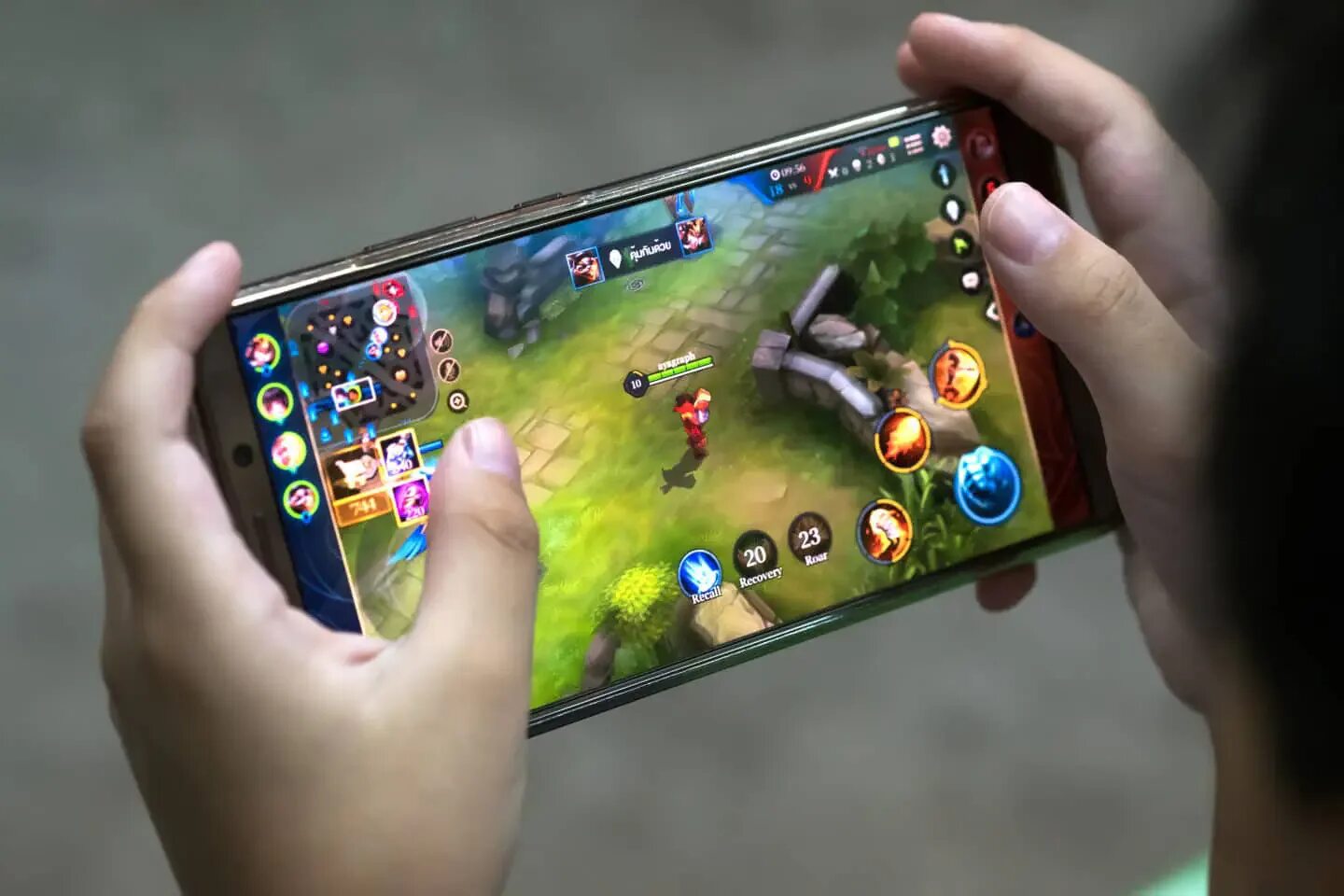 Top mobile games. Мобильные игры. Игры на смартфон. Игровые смартфоны 2022. Самые лучшие мобильные игры.