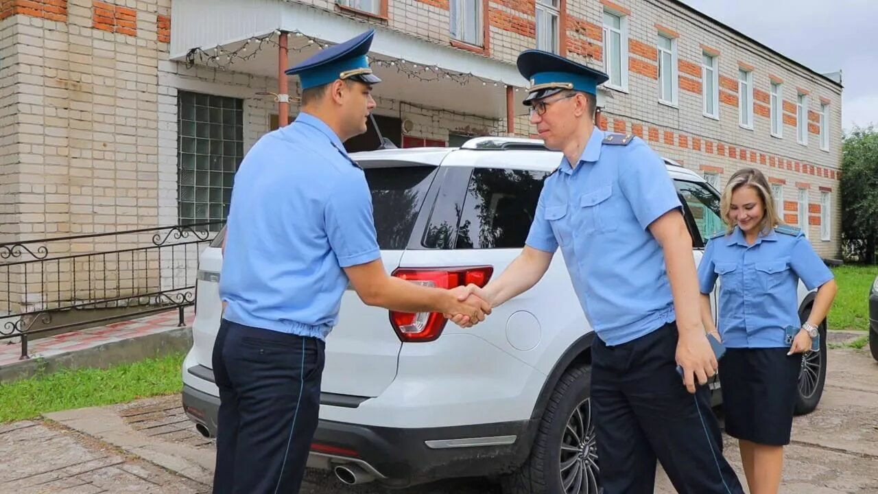 Приставы переехали. Прокурор верхний Услон. Коллектив газовая служба верхний Услон. Надир Ашуров верхний Услон. Служба безопасности Татарстан.