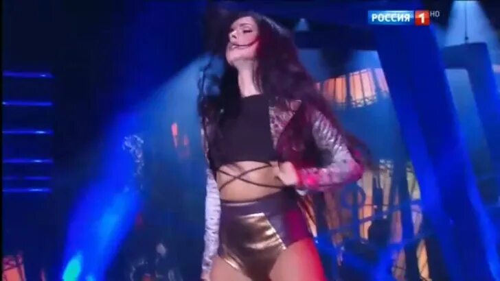 Такую не целую песня. Нюша славянский базар 2017. песня года 2016 нюша целуй. слава славянский базар 2017 грудь. нюша целуй.