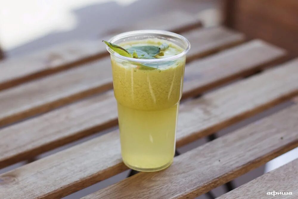 травяной чай мята и мелисса. мятный экстракт. лимонад мята. огуречно мятный лимонад. мятный алкогольный коктейль.