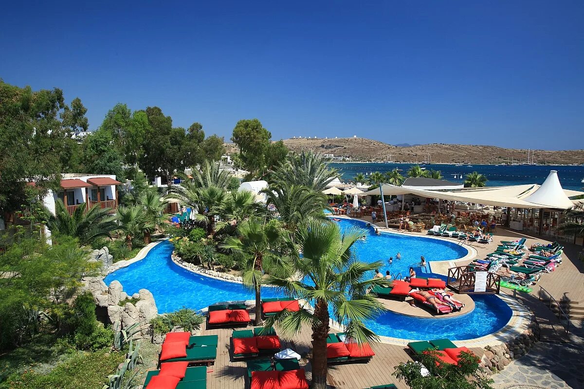 Бодрум отель very chic hotel. Вери чик. Отель very chic hotel bodrum. Отель very chic hotel bodrum. Very chic hoteladults only 16+) 4*.