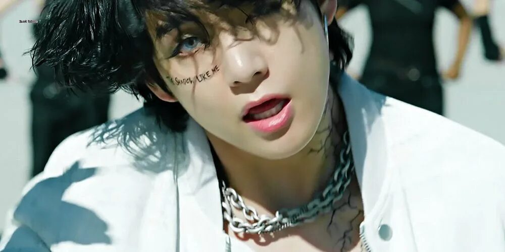 Тэхен 2021. Тэхен бтс 2021. Ви тэхен. Bts kim taehyung. Тэ хен песни.