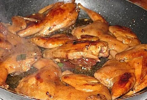 Перепелки на сковороде