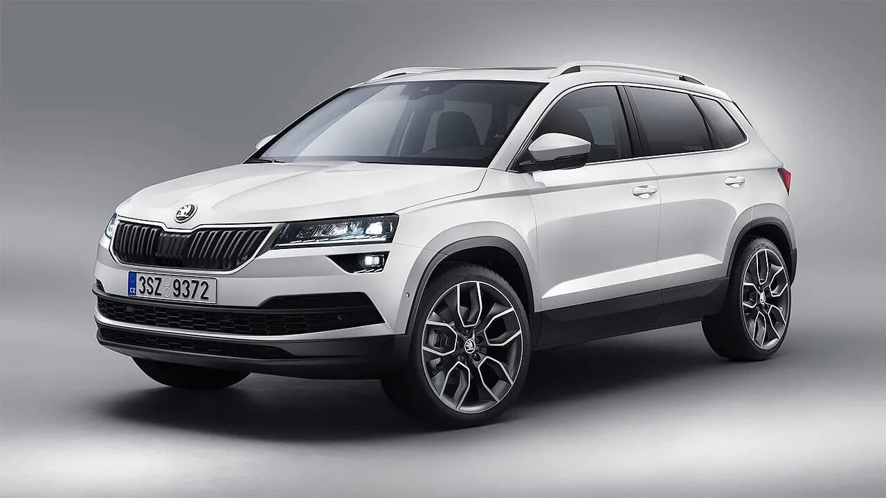 Купить новый шкода карок. Кроссовер Skoda Karoq. Skoda Karoq 2018. Шкода Карок 2020 белая. Шкода Карок 1,6.