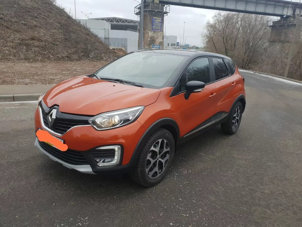 Рено оранжевый. Рено каптюр оранжевый машинка. Рено оранжевый. Оранжевый рено каптур на черных дисках. Рено каптур оранжевый.