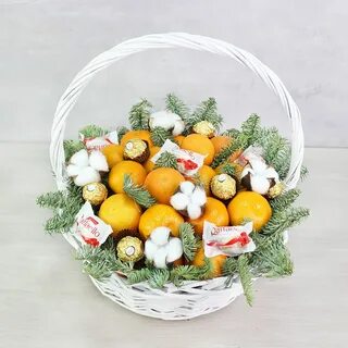 Корзинка с мандаринами