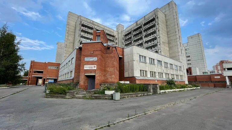 2 многопрофильный больница спб. Городская многопрофильная больница 2 СПБ. Городская больница 2 Санкт-Петербург учебный переулок. Учебный переулок 5 больница. Больница 2 на учебном переулке 5.