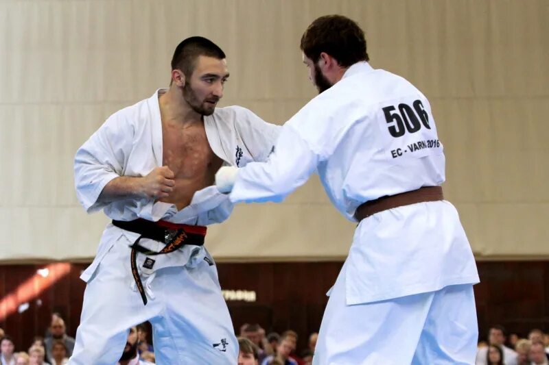 Каратэ киокушинкай бои. Каратэ киокусинкай бои. Каратэ киокушинкай кумитэ. Кёкусинкай каратэ бой. Кёкусинкай каратэ бой.