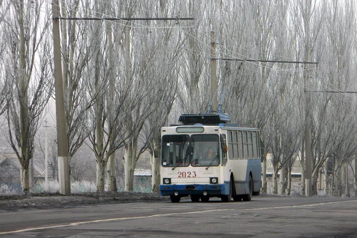 Донецкая обл углегорск. Углегорск троллейбус. город углегорск донецкая область. автовокзал углегорск. углегорск троллейбус 2000.