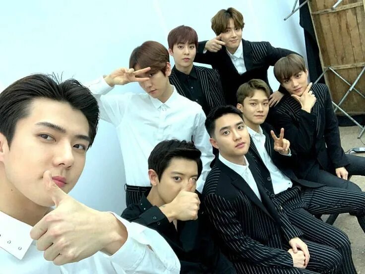 Exo платформа. Бекхён ехо 2025. группа exo 2025. сухо из exo 2025. ехо 2025.
