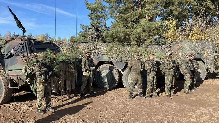 Введение войск нато на украину. Российские войска. Армия НАТО. Армия Украины. Российская армия на Украине.