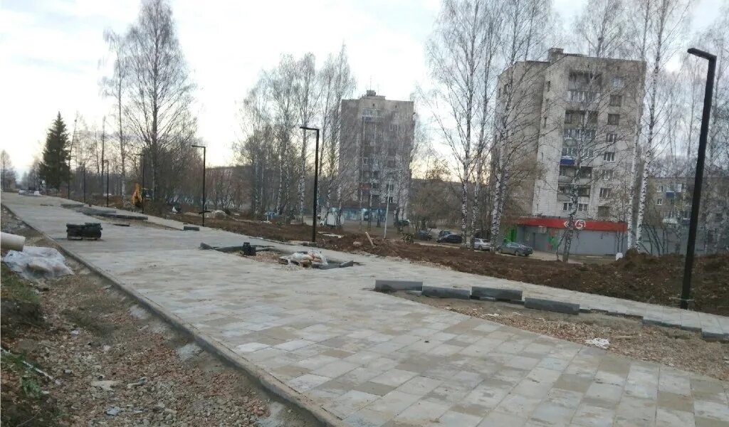Вызов кирово чепецк. Сквер река времени кирово-чепецк. сквер река времени в кирово-чепецке. городской сквер. сквер река времени.