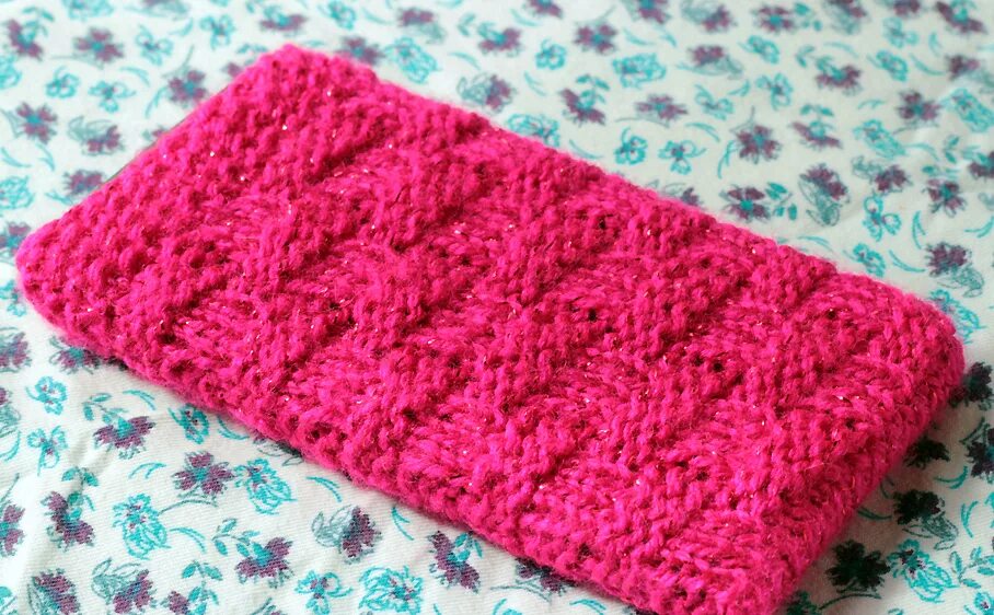 Вязаный чехол для телефона. Вязаный чехол для телефона. Связать чехол для телефона спицами. Вязаные чехлы для мобильных телефонов. Вязаный чехол для телефона спицами.