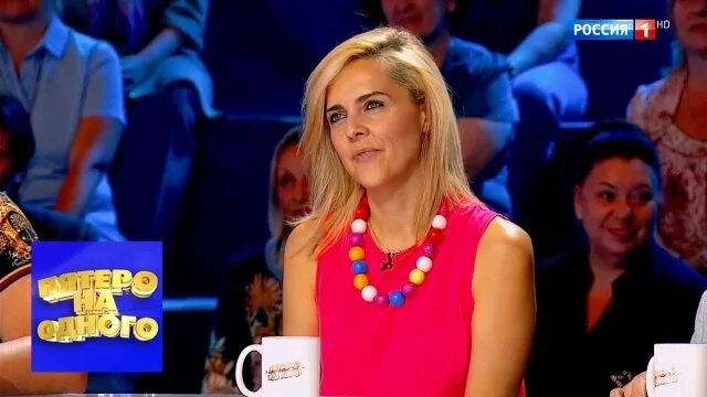 Передача пятеро на одного. Ольга шелест пятеро на одного. Куда делась шелест из пятеро. Пятеро на одного 2019. Участница камеди вумен блондинка.