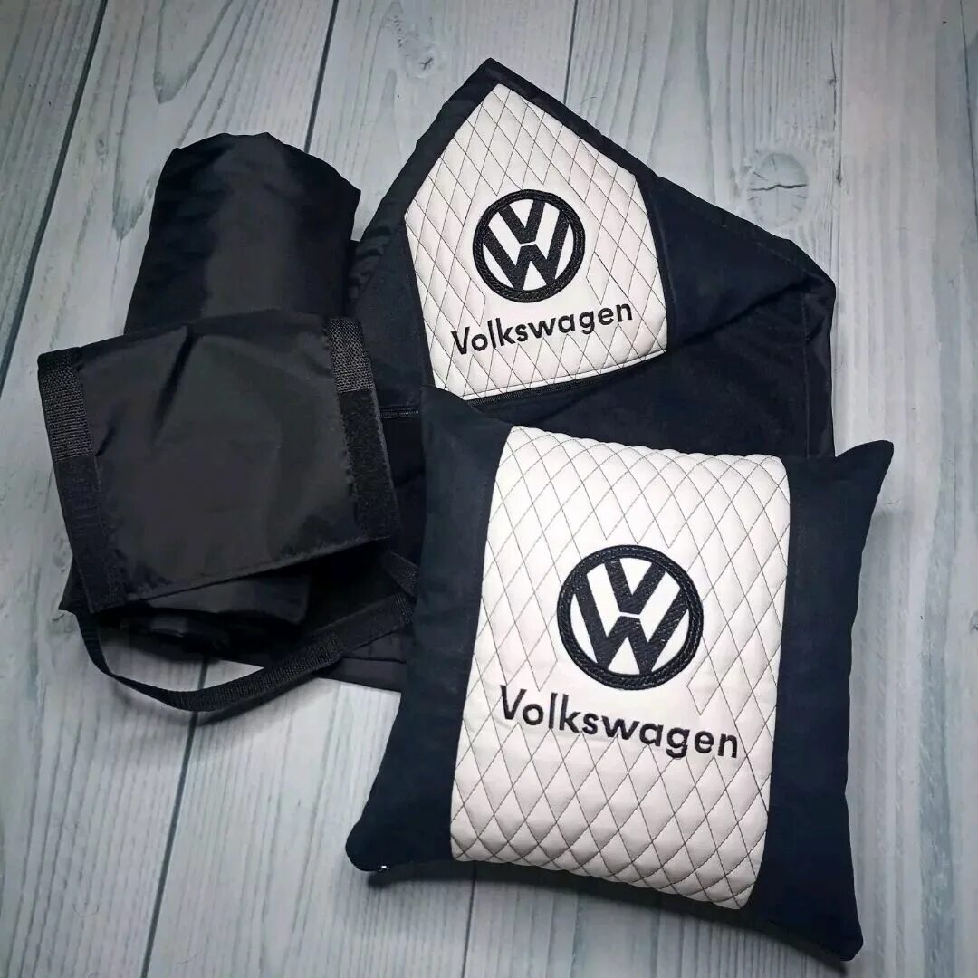 Набор volkswagen. Набор Фольксваген. Сувениры VW. Набор автомобилиста Volkswagen. Подарочный автомобильный набор Фольксваген.
