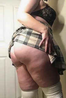 Thick Thigh Porn.