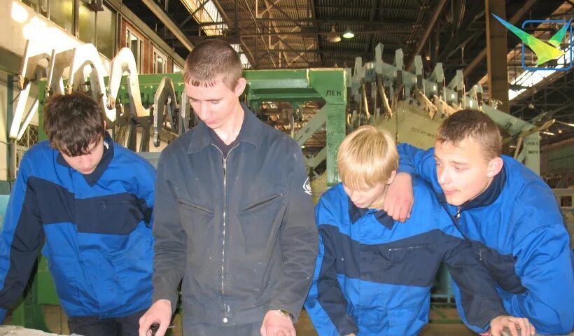 Работа в луховицах свежие. Работа вахтой. Работа в луховицах вакансии для мужчин. Вязальщик схемных жгутов кабелей и шнуров. Транснефть самара логачев михаил борисович.