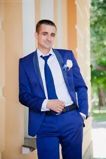 Синий костюм фото