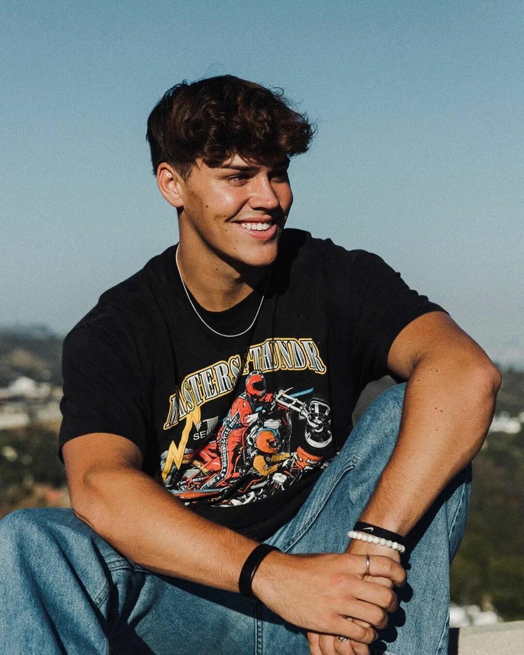 Beck of track. Beck певец. Бек дэвид хэнсен. Ноа бек. Лет с бек.