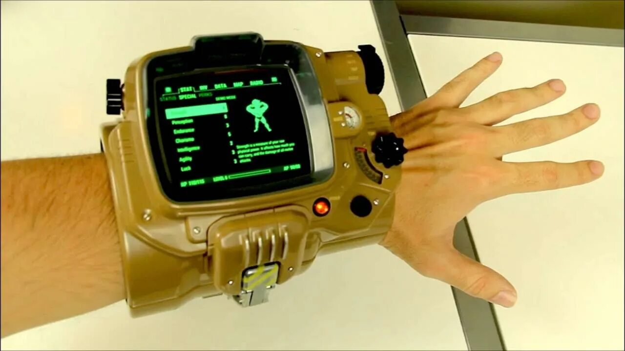 Pip core. Пип бой 3000 fallout 4. часы пип-бой 3000. fallout 4 pip boy. фоллаут пип бой 3000.