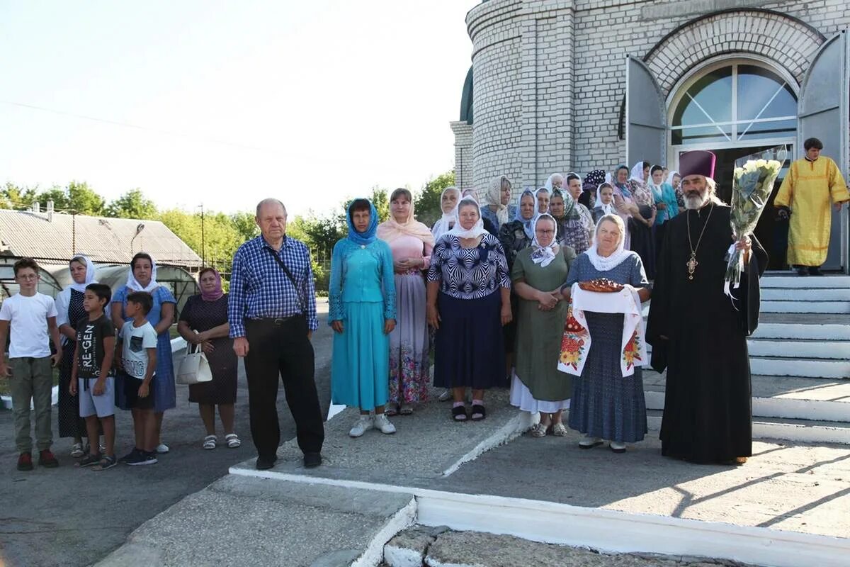 Погода в добром 10 дней липецкая. Никольский храм Добринка. Добринский храм Липецкая митрополия. Добринка Липецкая область. Забойское поселение Церковь Николая освящение.