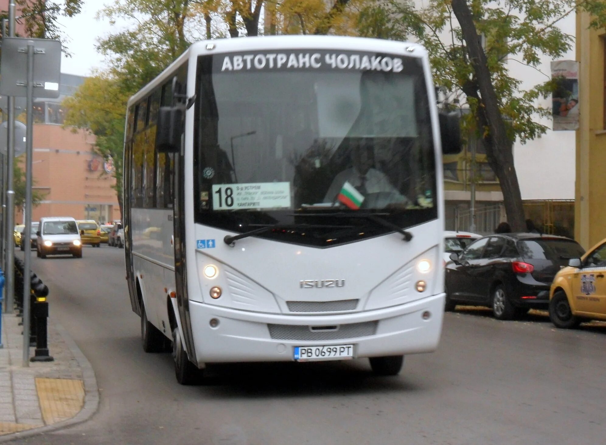 Т 18 автобус. Маршрутка 18. Пежо 18 автобус. Маршрутка на 18 мест. Пловдив автотранспорт.