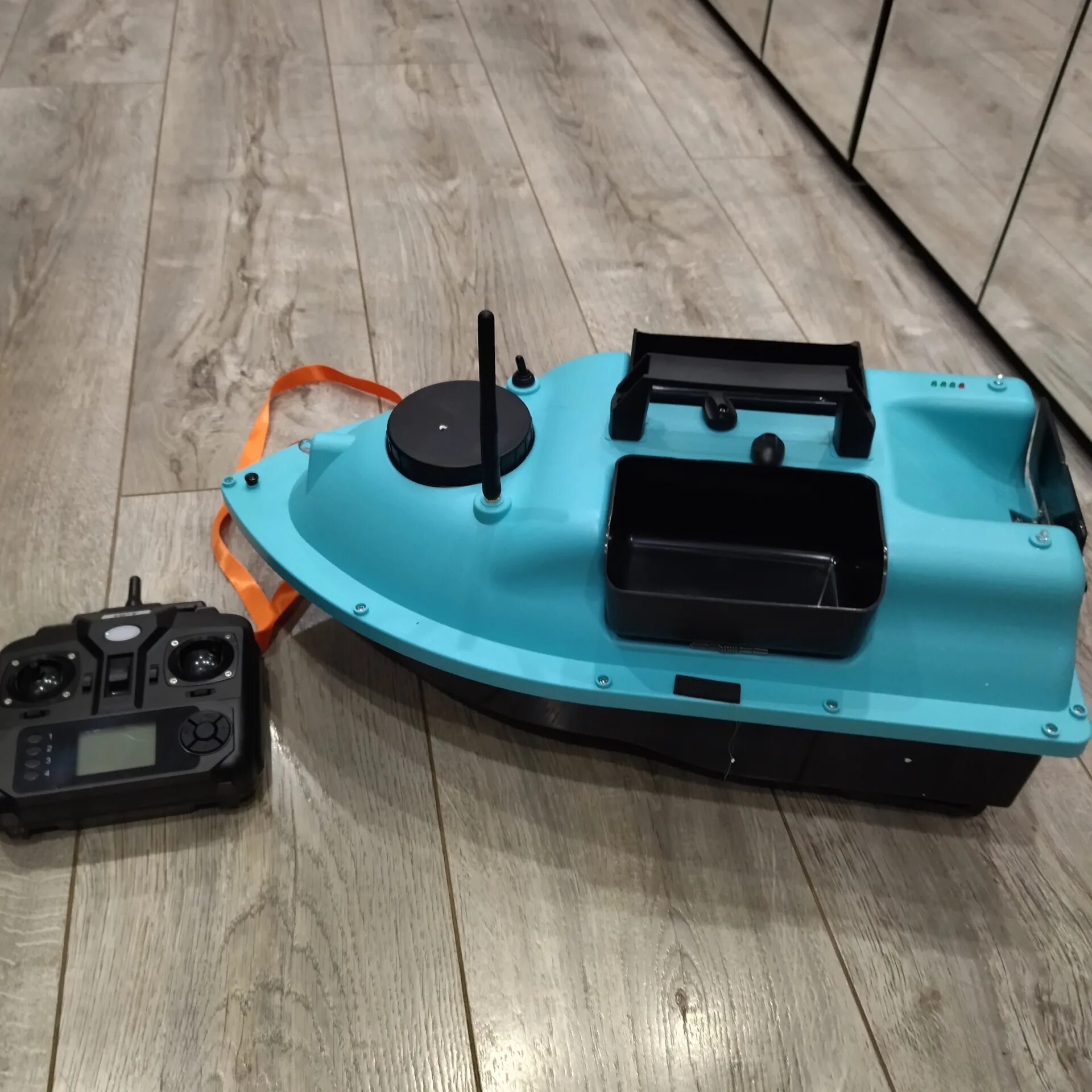 Прикормочный кораблик v900. Корабль фицджеральд питер. Теплоход кабриолет пальмира. Теплоход фицджеральд в санкт-петербурге. Олимпия теплоход санкт-петербург.