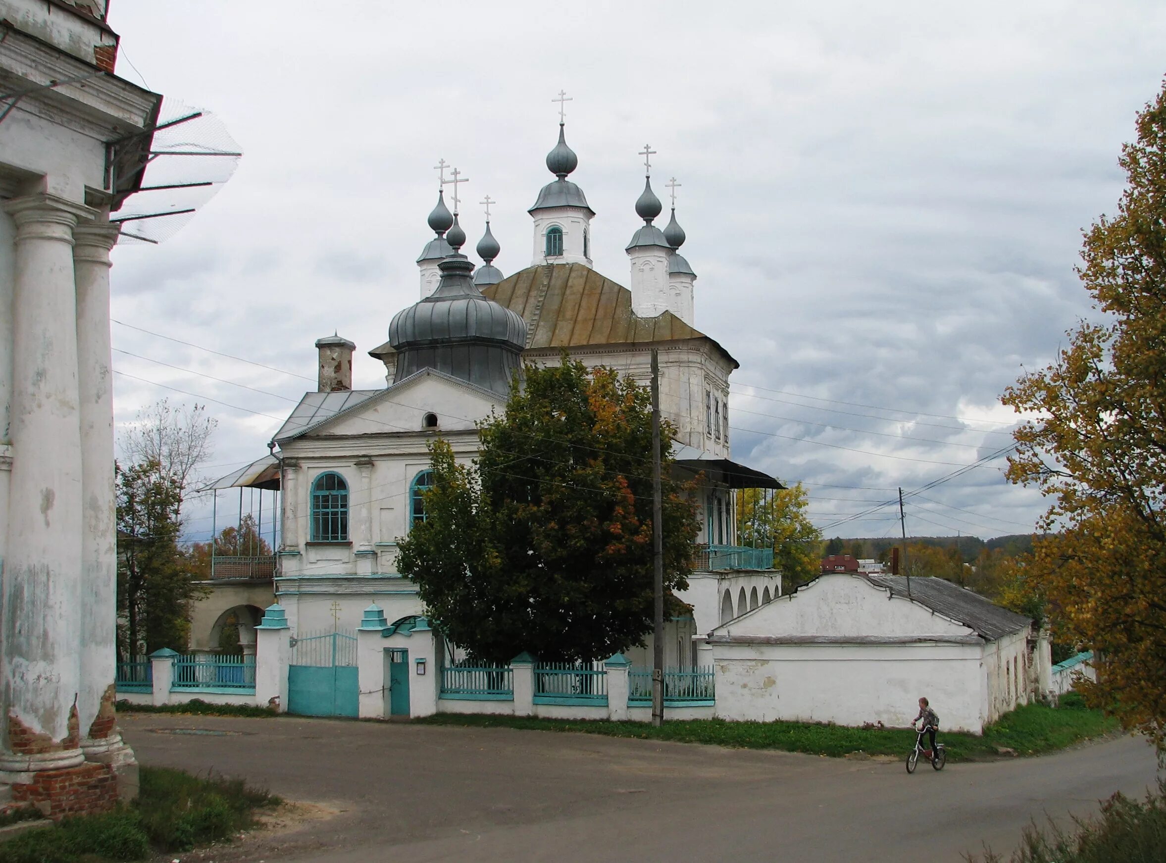 Погода лежнево ивановской неделю. Лежнево Ивановская область. Казанская Церковь Лежнево. Храм п Лежнево Ивановская область. Колокольня Лежнево.