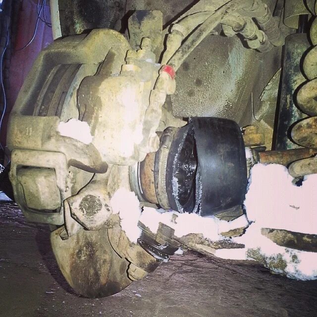 Кожух защитный наружной гранаты ваз 2121 2121-2215038-01. Кожух защитный пыльника шруса 21213 наружный. Шрус cv joint на ваз 2114. Кожух шрус. Кожух шруса камаз.