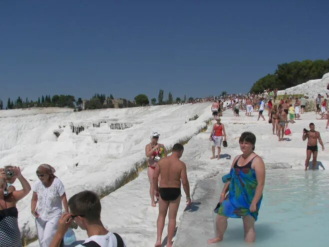 луховицы голубые озера 7 озер-песчаных карьеров. съездить искупаться. 02 купается. искупаться съездием. голубые озера московская область луховицкий район.