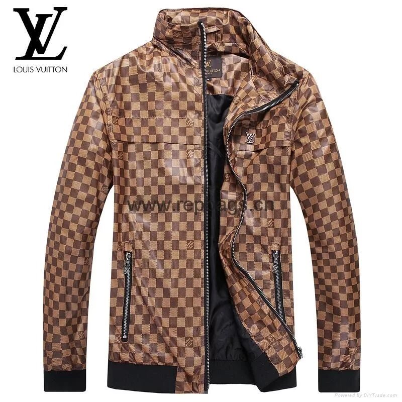 Мужской луи. Куртка Луи витон мужская. Louis Vuitton down Jacket Mens. Джакет Луи Виттон. Куртки Луи Виттон реплика.