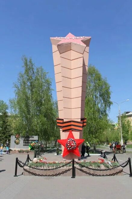 стела 30 летия победы красноярск. лет победы 30 д красноярск. мемориал победы красноярск. площадь победы красноярск. новокузнецк достопримечательности.