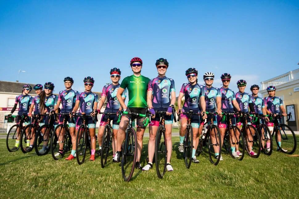 Ef велокоманда. Горный велоспорт. Ineos велокоманда. Том бонен велоспорт. Boqpod cycling team.