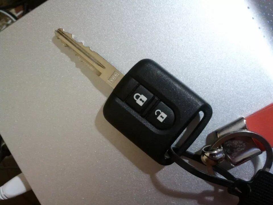 Ниссан Альмера Классик 2005 ключи зажигания. Nissan Almera Classic ключ. Ключ замка зажигания Ниссан п12. Ключ Nissan primera p12.