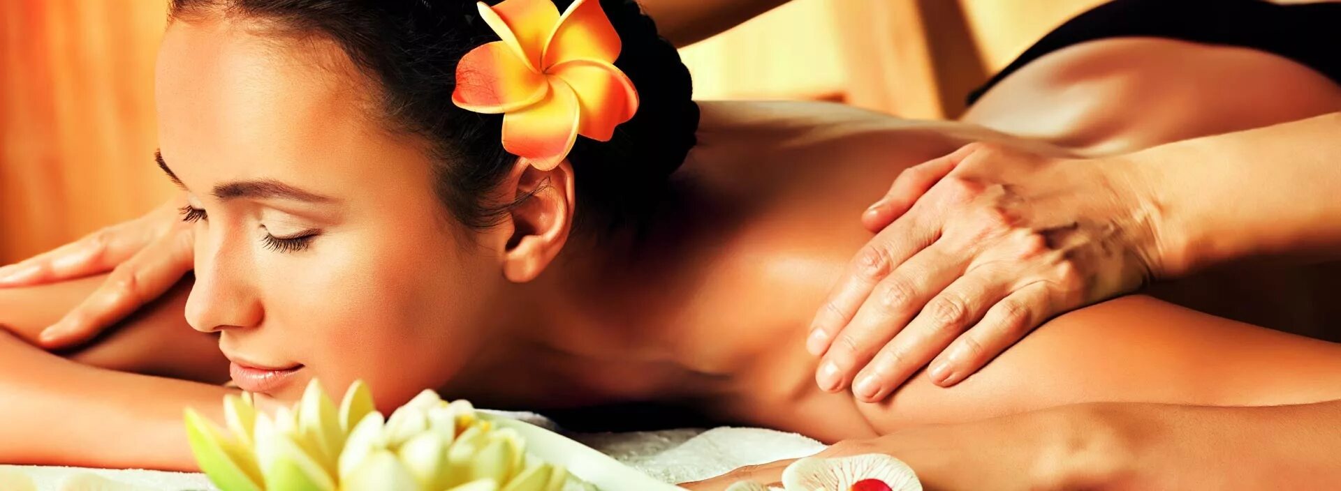 Аюрведический масляный уход по телу. Гармония массаж. Спа массаж. Массаж гармония души и тела. Массаж.