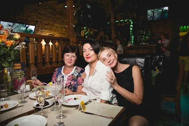 Ели пели телефон. Бар ели пели куйбышев нсо. ели-пили ресторан петрозаводск. клуб ели пили петрозаводск. ели пели курган.