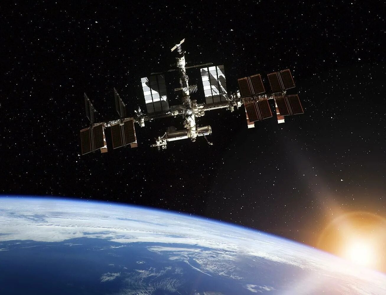 Сколько орбитальных станций в космосе. Международная Космическая станция МКС. Космическая орбитальная станция МКС. МКС 2001. МКС фото.