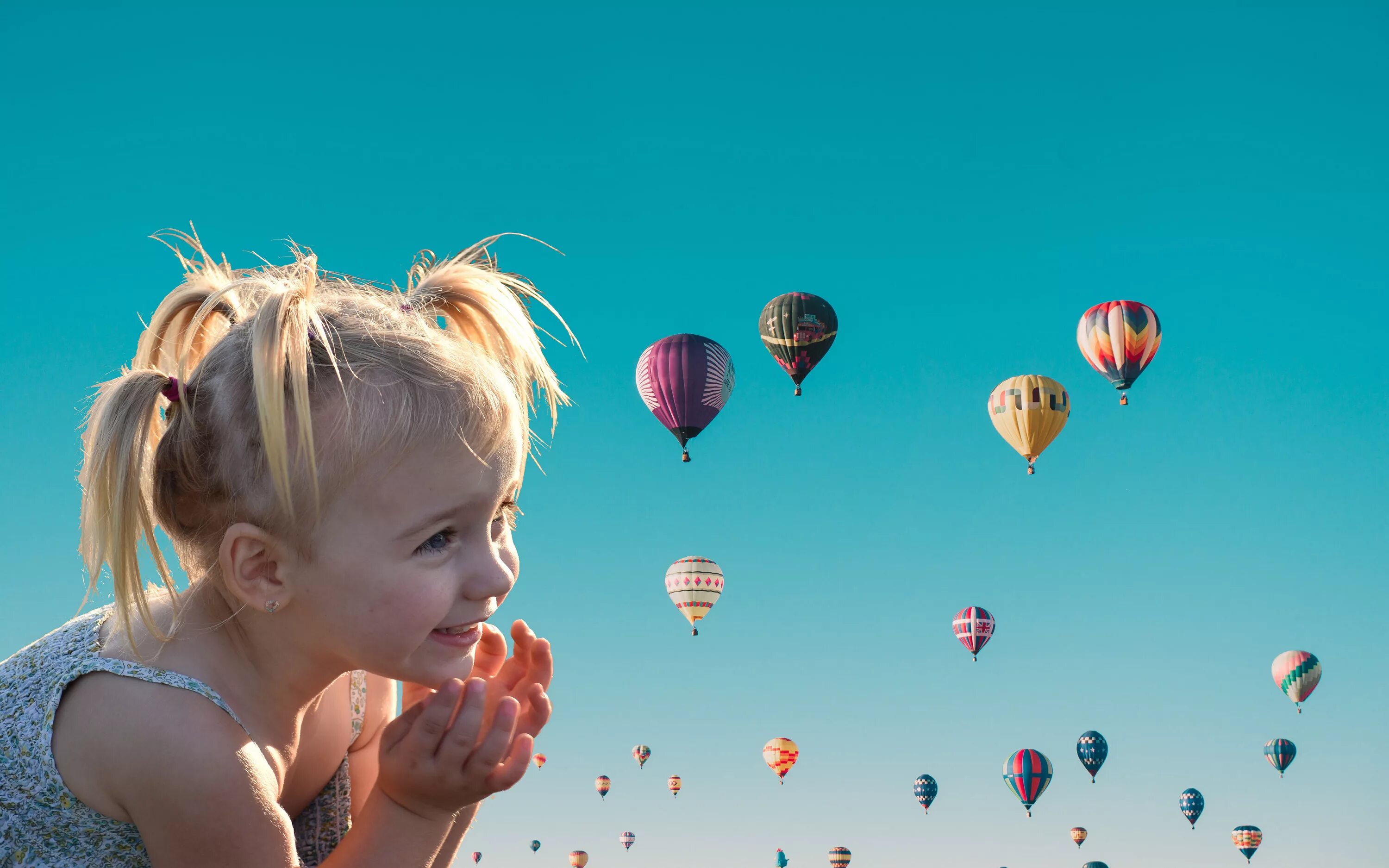 Воздушные шары для детей. Дети с воздушными шарами. Девочка с воздушными шарами. Воздушный шар детский.