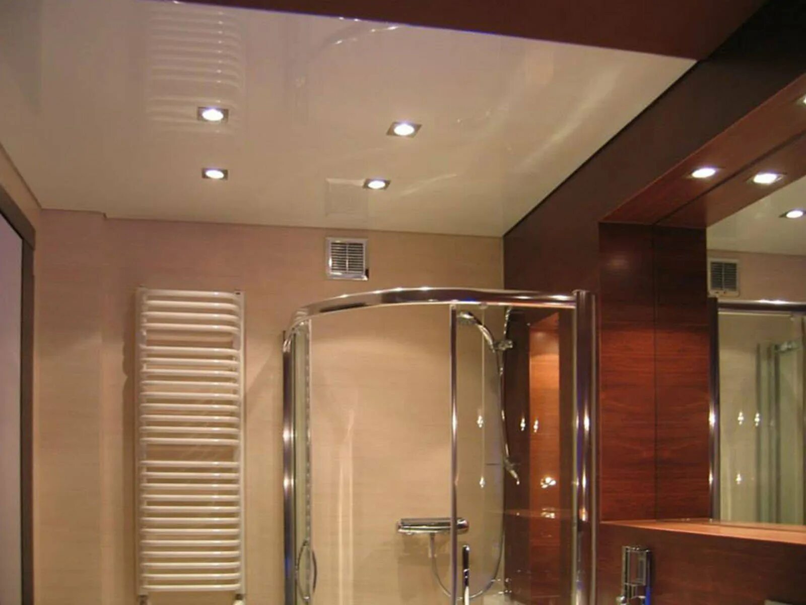 На яжной потолок в ванной. Освещение в ванной. Натяжной потолок в ванной. Натяжной потолок в ванную. На яднлй потолок в ванной.