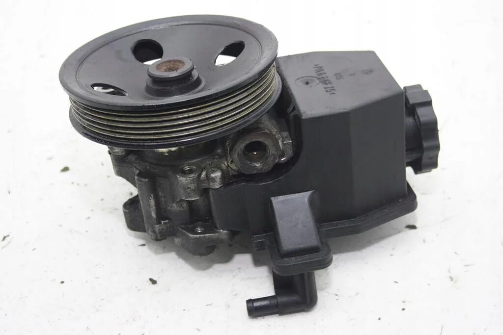 Насос гур 272 двигатель. Насос гидроусилителя руля мерседес 2433 с шестерней. Насос гидроусилителя руля 1473 gm a1. W210 m112 насос гур новый оригинал. Дополнительная помпа охлаждения на clk w209.