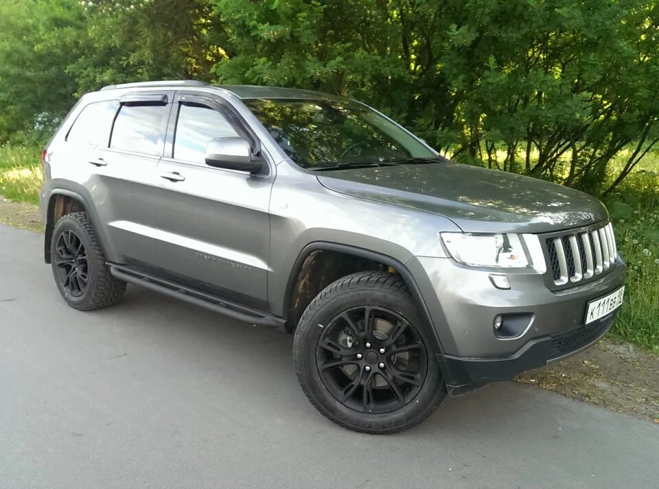 Grand cherokee шины. Grand cherokee zj 24 колеса. Jeep grand cherokee (wk). Grand cherokee r20 srt. Jeep grand cherokee wk2 3.