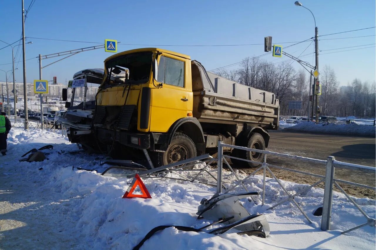 Новости орла и орловской области сегодня происшествия. ДТП МАЗ 5551. ДТП В Орловской области за последние сутки 2020 года. ДТП В Орловской области за 30.10.2021.