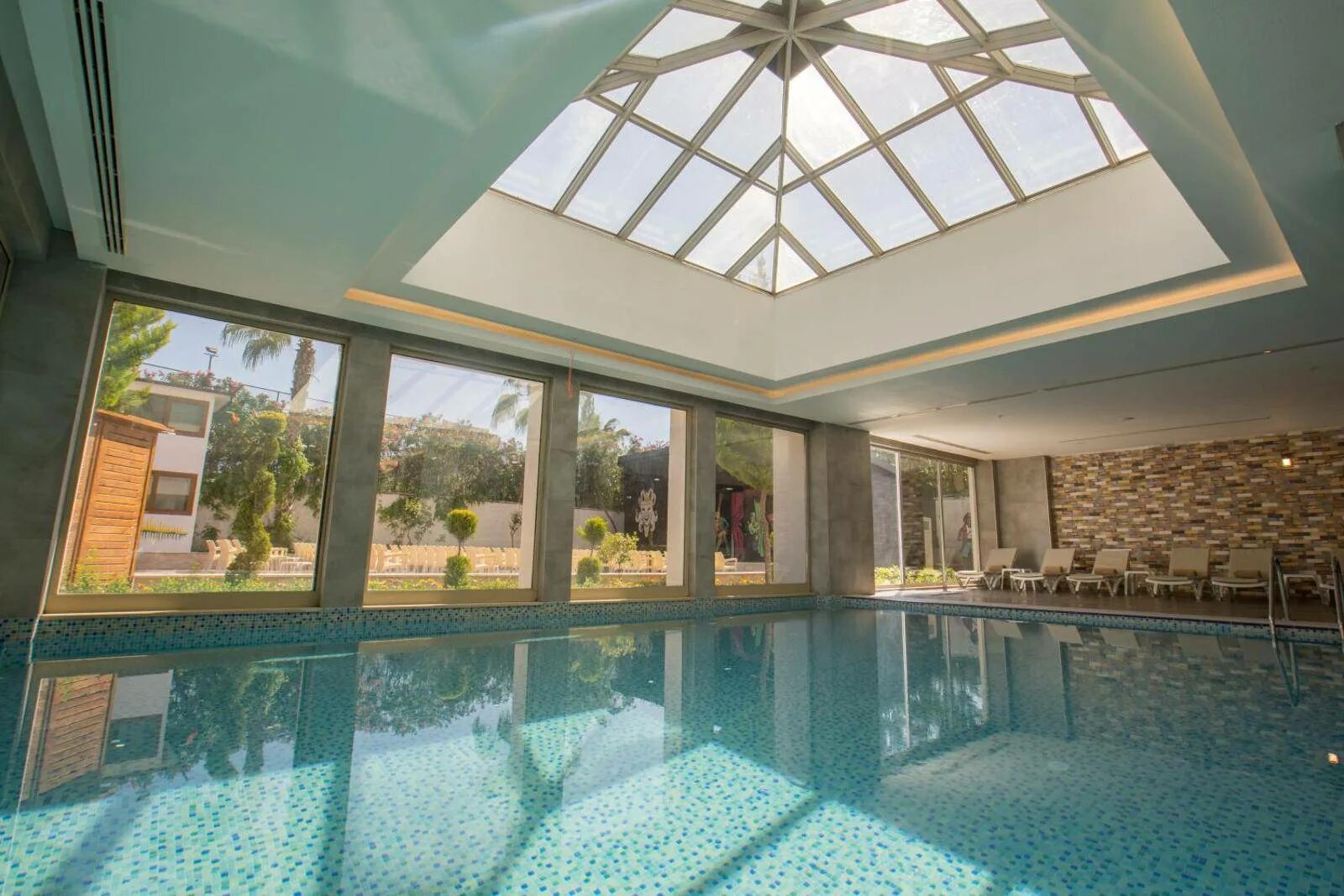 Таруса отель welna. Морено спа резорт. Отель аквамарин сиде турция. Морено спа резорт. Салмакис.