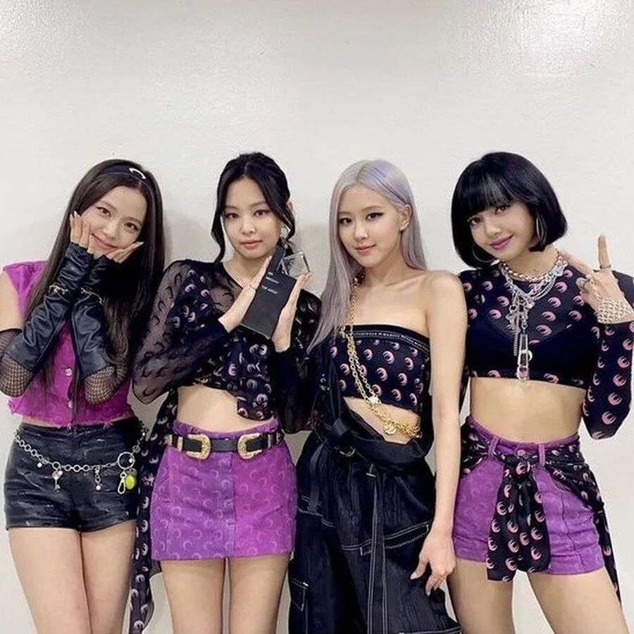 Pink black women. Pink black women. Группа blackpink 2016. Группа блэк пинк. Группа блэк пинк корея.