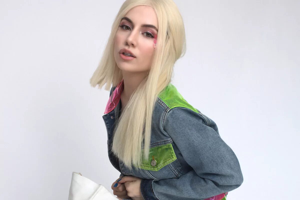 My little beautiful. Эйва Макс. Эйва Макс певица. Ava Max американская певица.